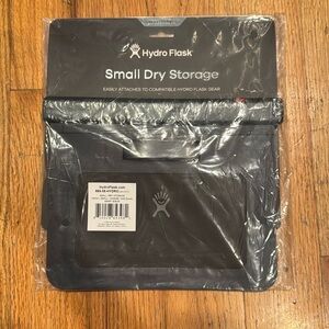 Hydro Flask Small Dry Storage Pouch – Orca – NWT
